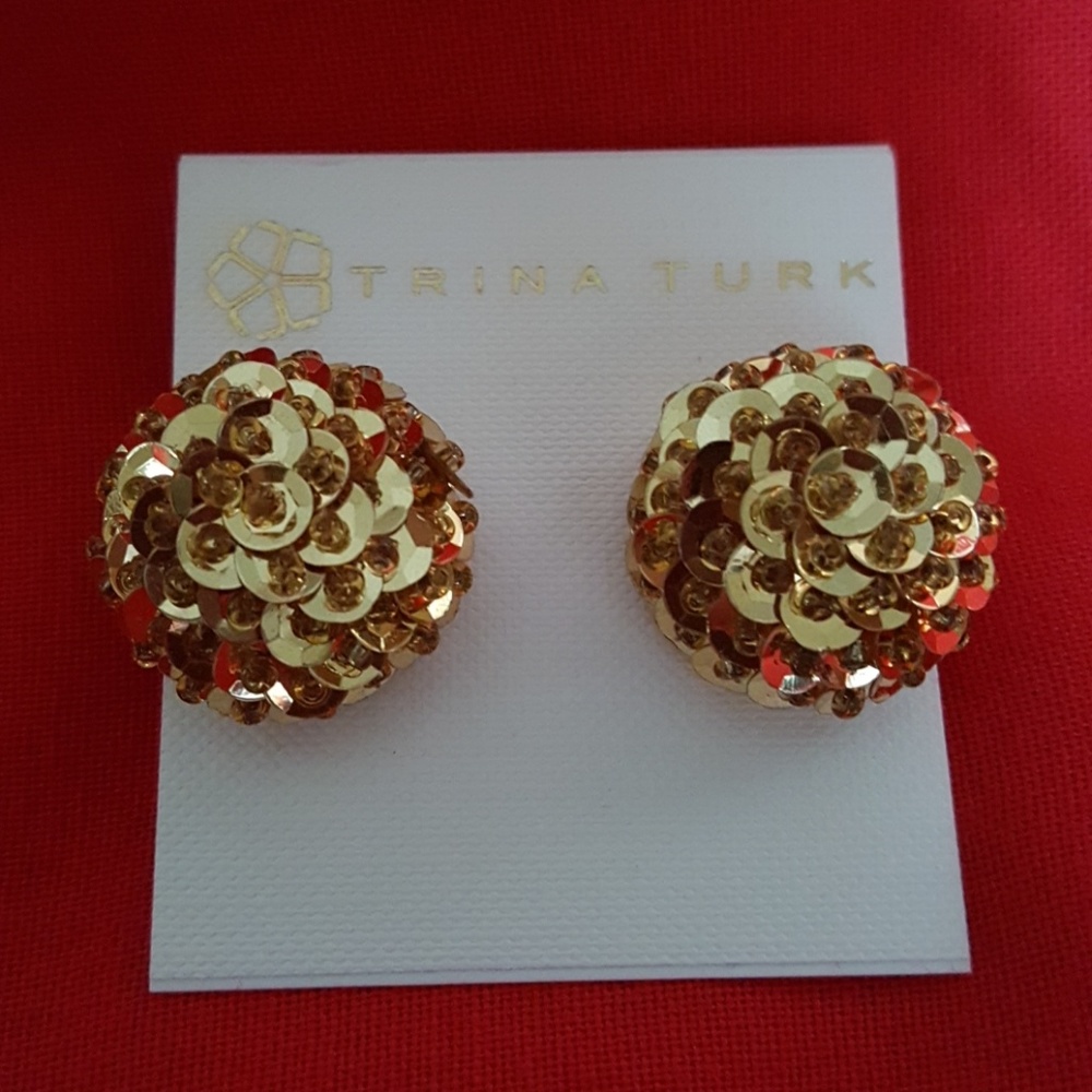 NEW TRINA TURK GOLD SEQUIN BUTTON EARRINGS - Picture 7 of 8